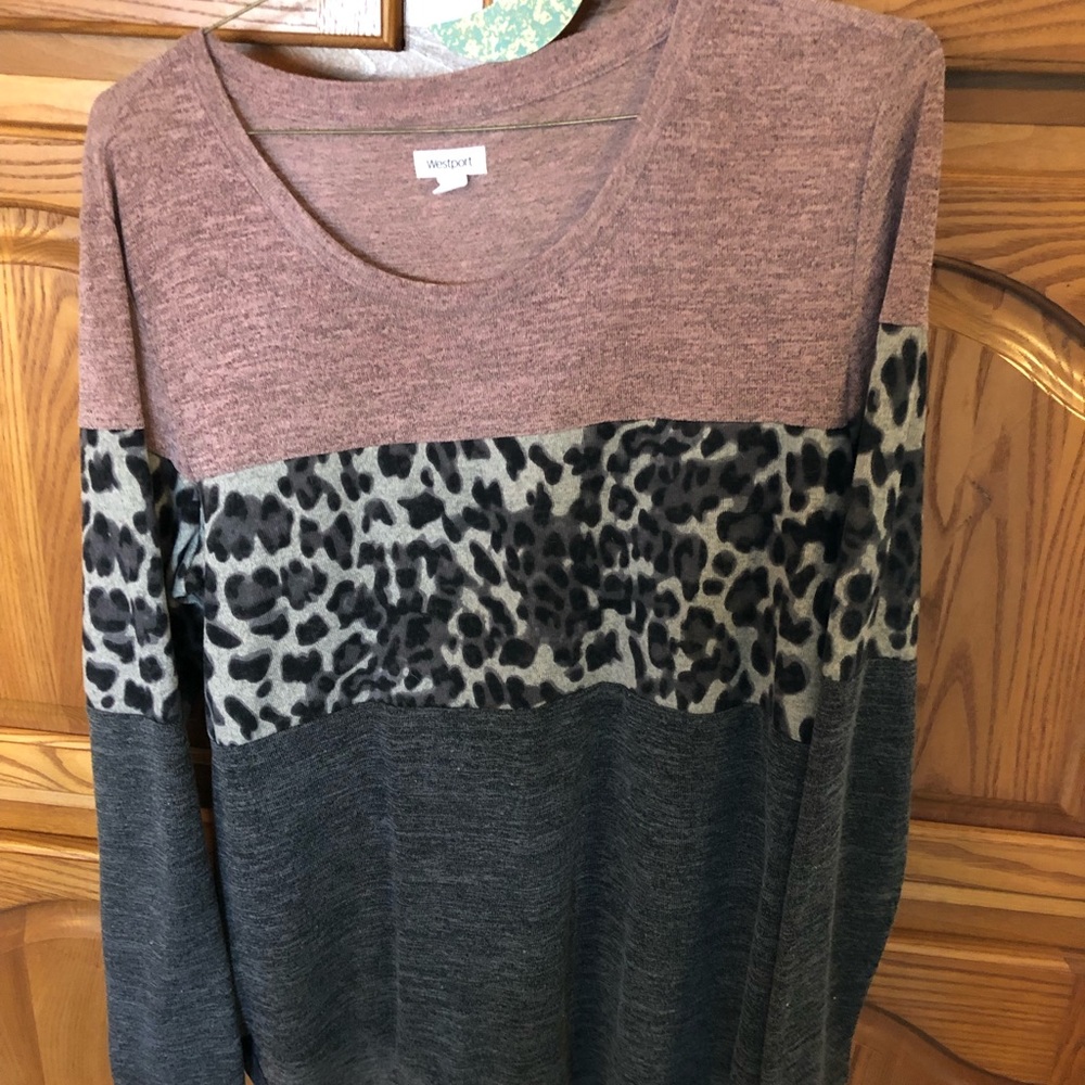 Pink/grey animal print top